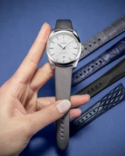 Bracelet en satin technologique gris avec boucle ardillon|OMEGA Fashion