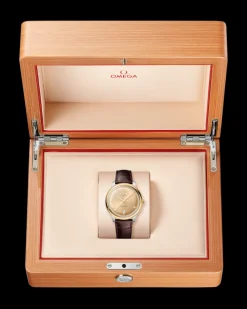 40 mm, acier ‑ or jaune sur bracelet en cuir|OMEGA Outlet