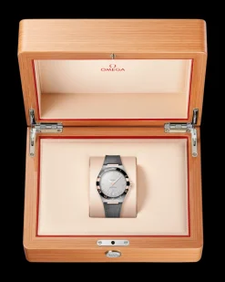 41 mm, acier ‑ or « Sedna™ » sur bracelet en cuir|OMEGA Best