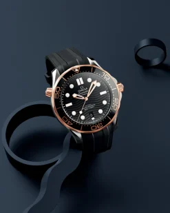 42 mm, acier ‑ or « Sedna™ » sur bracelet caoutchouc|OMEGA Online