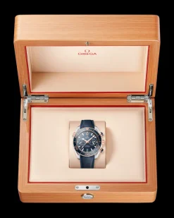 45,5 mm, acier ‑ or « Sedna™ » sur bracelet en cuir doublé de caoutchouc|OMEGA Best