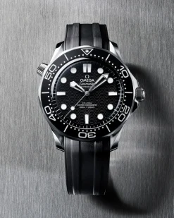 42 mm, acier sur bracelet caoutchouc|OMEGA Fashion