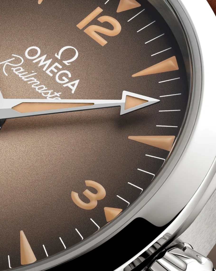 38 mm, acier sur bracelet en cuir|OMEGA Hot