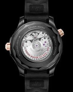 43,5 mm, céramique noire sur bracelet caoutchouc|OMEGA Hot