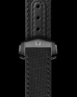 44,25 mm, céramique noire sur bracelet en nylon avec boucle déployante|OMEGA Outlet