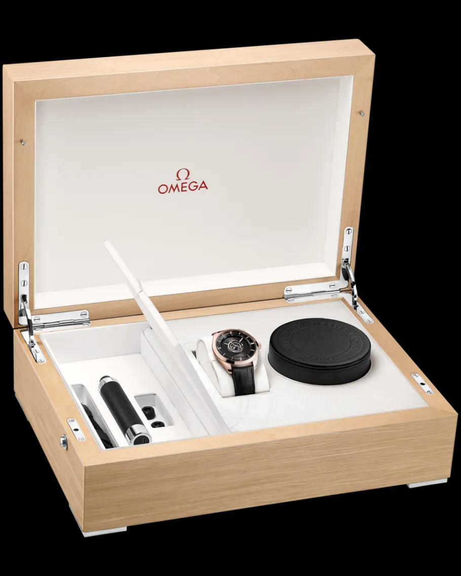 43 mm, or Sedna™ ‑ Canopus Gold™ sur bracelet en cuir|OMEGA Fashion