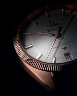 39 mm, or Sedna™ sur bracelet en cuir|OMEGA Best