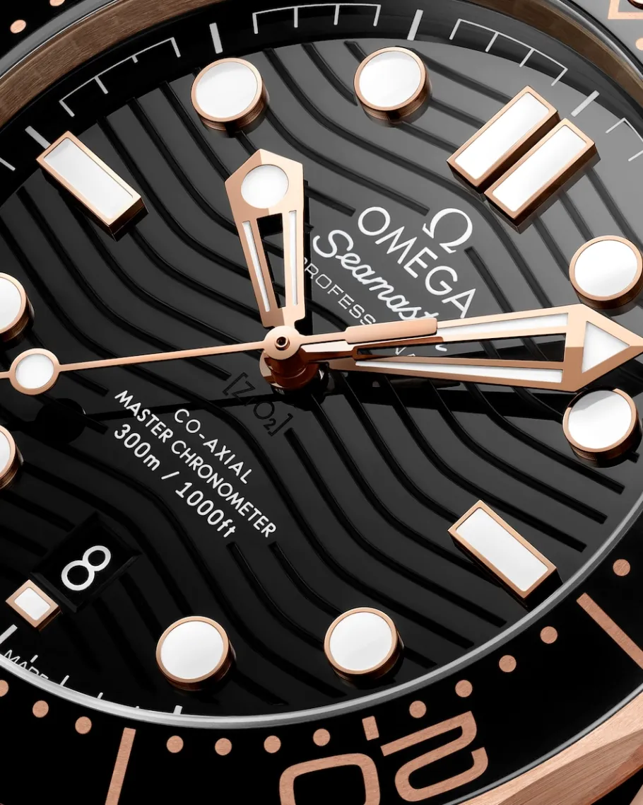 42 mm, or Sedna™ sur bracelet caoutchouc|OMEGA New