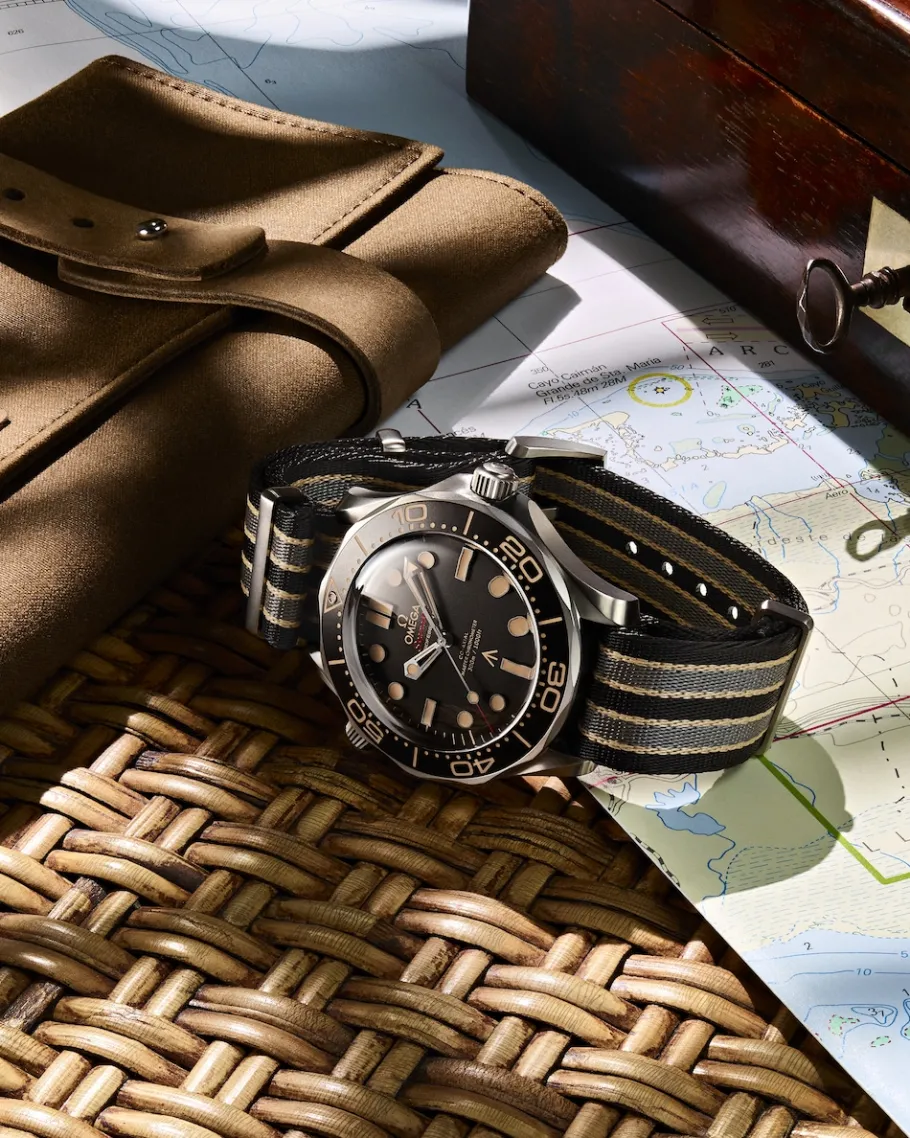 42 mm, titane sur bracelet NATO|OMEGA Best